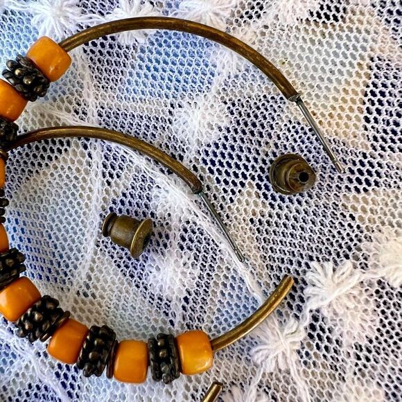 Vintage Retro Brass & Autumn Gold Acrylic Hoop Earrings - Picture 4 of 6